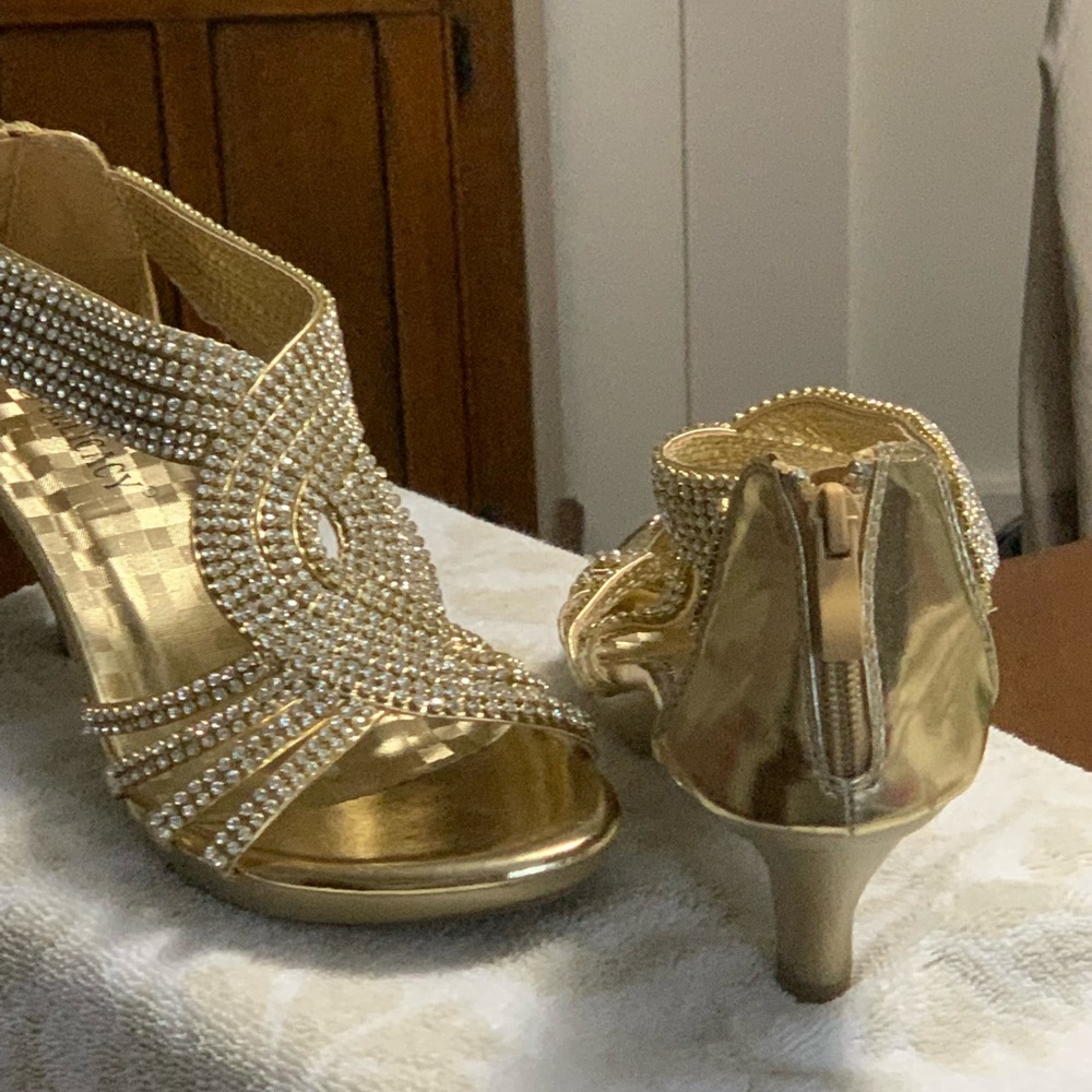 Gold kitten heels NEVER WORN
